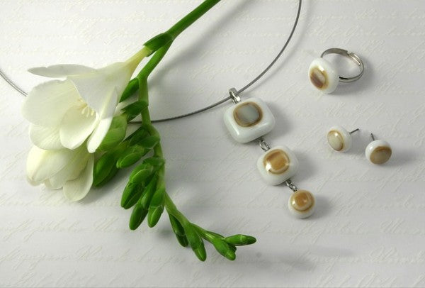 How to Increase Jewelry Sales in Spring