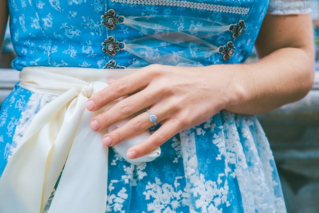 Why Consider Selling Moissanite Engagement Rings